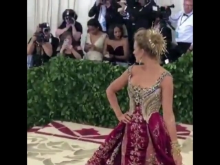 Ковровая дорожка «met gala» в нью йорке (7 мая 2018)