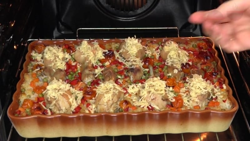 Рис с овощами и куриными ножками блюдо для ленивых rice with vegetables in the o