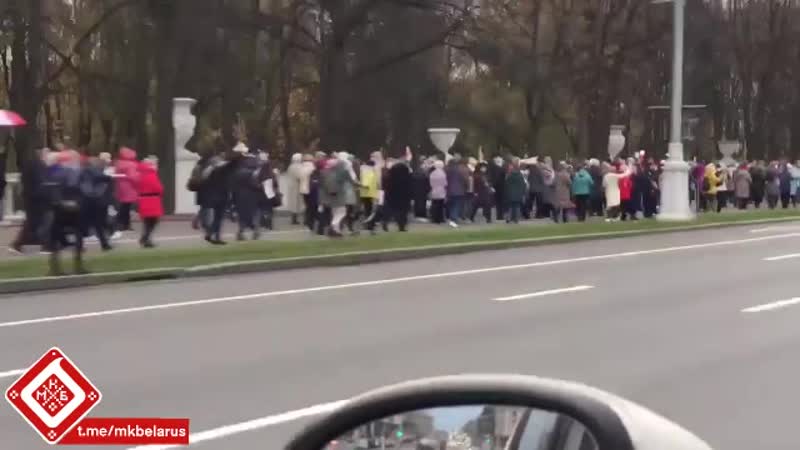 Калона на маршы пенсіянераў