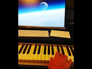 Instagram video by sorel | thème 🎹🎹🎹🎹🎵🎶🎹🎹🎹 #lerougeetlenoir