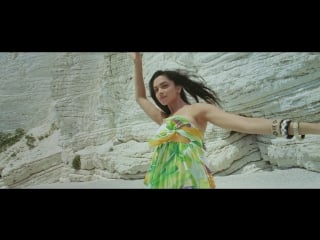 Bachna ae haseeno khuda jaane