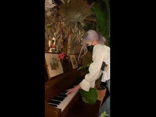 Roses are rosie 200715