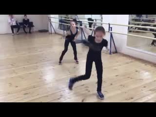 Anna shcherbakova & alexandra trusova dance practice