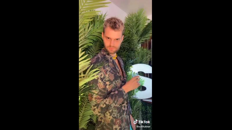 Tucker porn video – Sofitukker tucker’s posing tiktok
