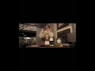 Maria for revista 192+ salvatore ferragamo "infinity bag" mexico