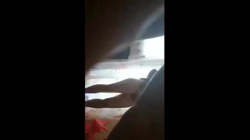 Pencereden bakarken arkasından gizlice gelip siken adam