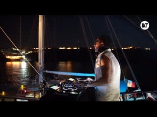 Трансляция i hd [ 2o o8 2o21 ] ► joe t vannelli lampedusa boat party cala creta (italy)