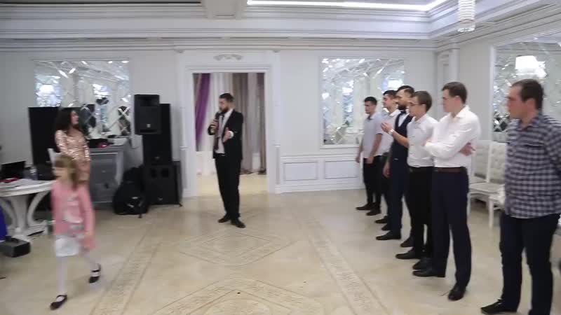 Batl na svadbe petra i kristini tanci parney protiv devusek mp4