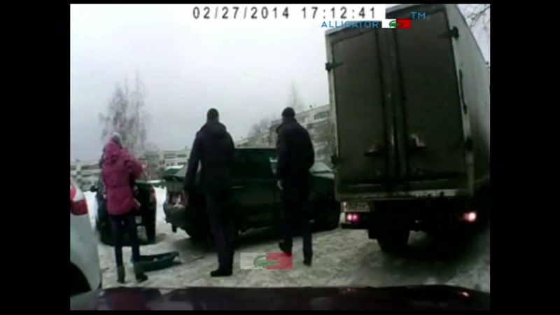 Автомобиль наехал на ледянку с ребенком