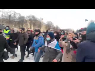 В петербурге возбудили новое уголовное дело о применении молодые к представителю власти