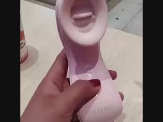 Licking machine
