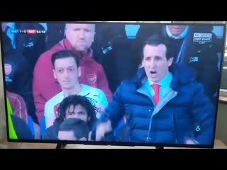 Mesut ozil coat throw