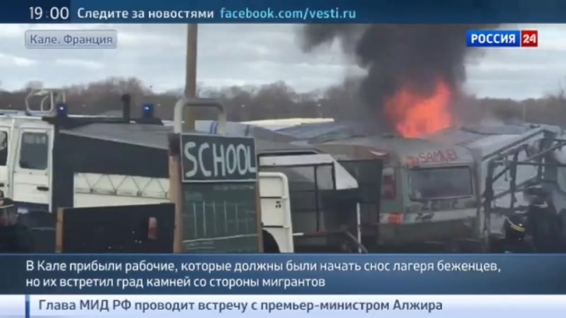 "джунгли" в кале сносят, несмотря на протесты живущих там мигрантов