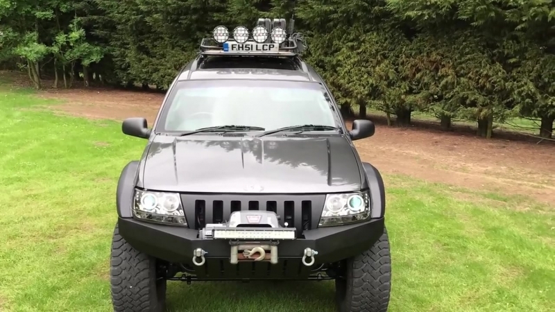 Jeep grand cherokee wj v8 (grey thunder)