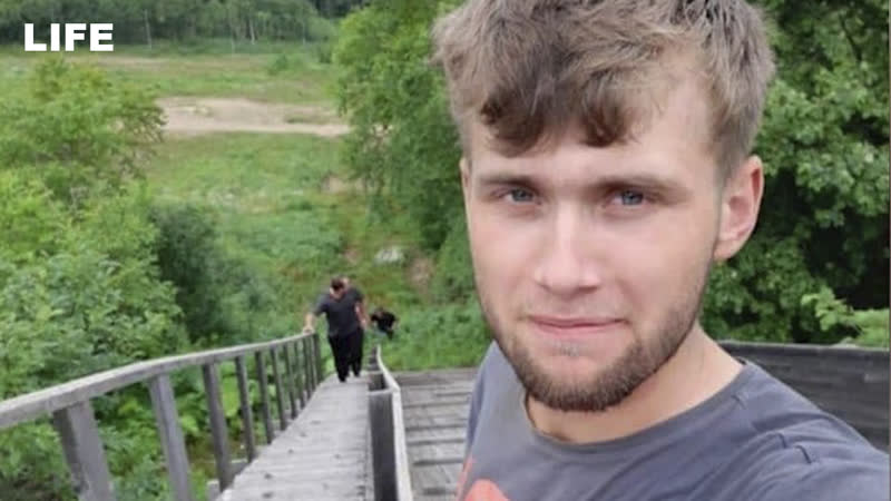 Приёмная дочь обвинила родного сына семьи в молодые