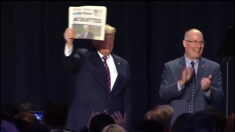 Трамп похвастался своими фото на обложках газет с подписью «acquitted» оправданный