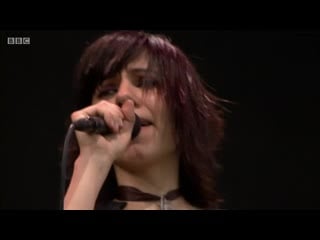 Pj harvey live at festival glastonbury 2004