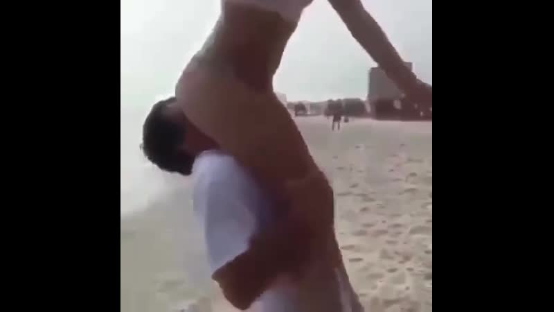 Удачно приземлилась