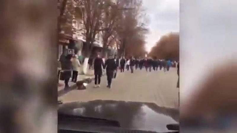 Алексей панин прокатился на gelandewagen по пешеходной улице