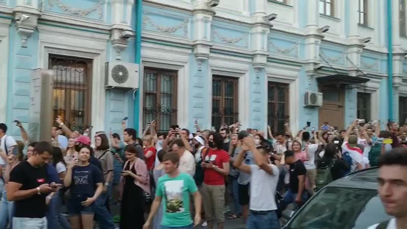 Митинг беларусов под посольством республики в москве