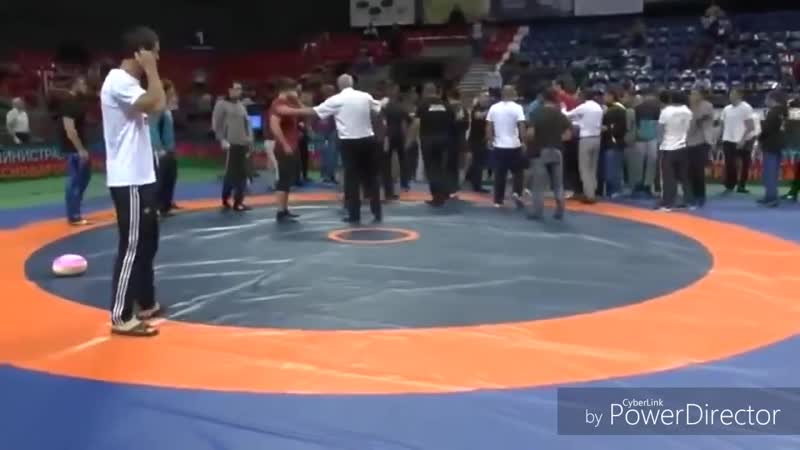 Жестокие и случайные драки в вольной борьбе