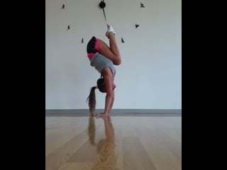 Iana suiarko hips shoulders stability training