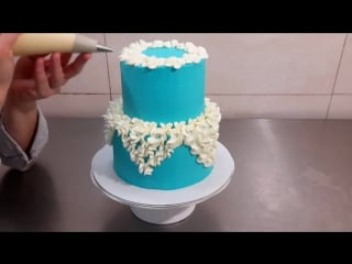 Buttercream cake decorating by cakesstepbystep