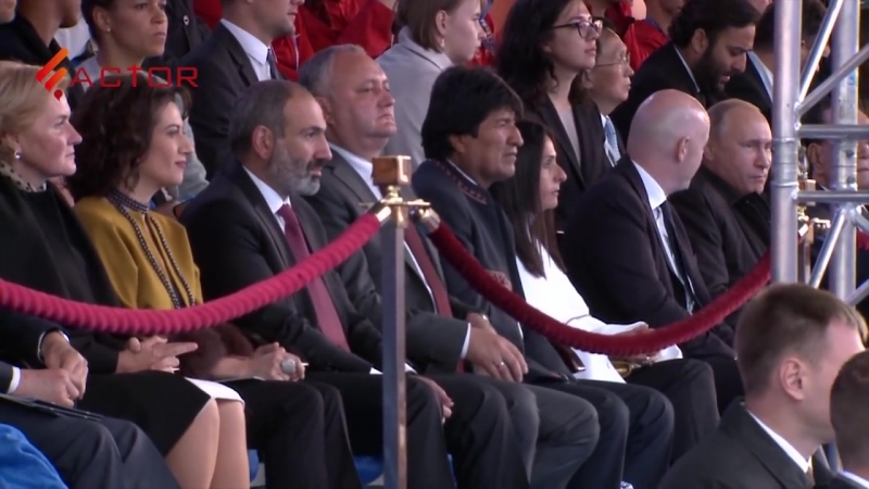 Վարչապետ փաշինյանը տիկնոջ հետ ներկա է գտնվել ֆուտբոլի աշխարհի առաջնությանը նվիրված գալա համերգին