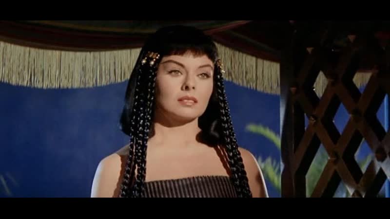 Нефертити, королева нила (1961)