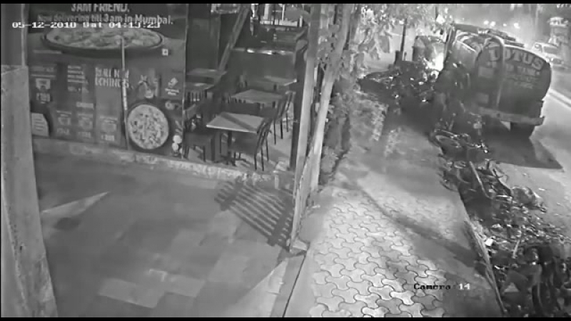 Понаставили свои драндулеты