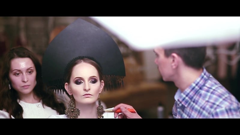 Бэкстейдж подготоа к съемкам с украшениями madilyan