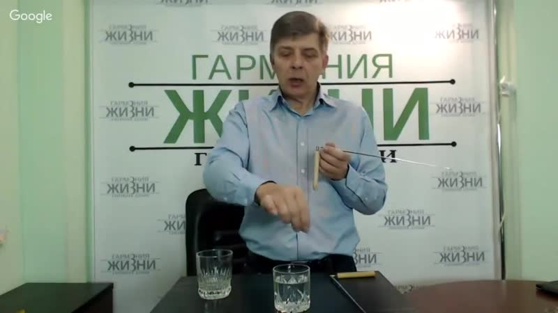 Традиции, обряды, суеверия почему нельзя наливать через руку?