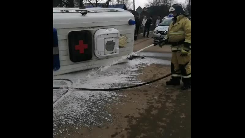 В белебее на пересечении улиц красная и мощи уаз (720p) mp4