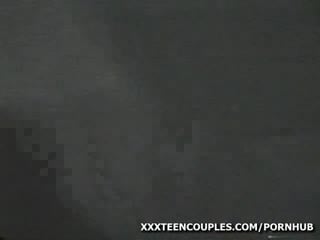 Удивительный минет на улице от украинской мамочки, которая любит петухи секс порно