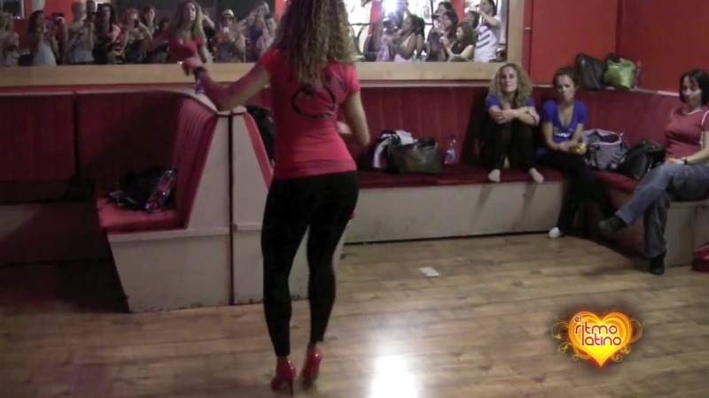 Tanja la alemana, sexy bachata styling workshop rear view