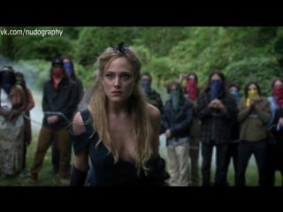 Грудь норы арнезедер (nora arnezeder) в сериале "моцарт в джунглях" (mozart in the jungle, 2014) сезон 1 серия 9 (s01e09)