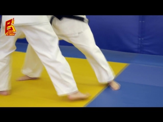 Подсечка в темп шагов дзюдо okuri ashi barai judo