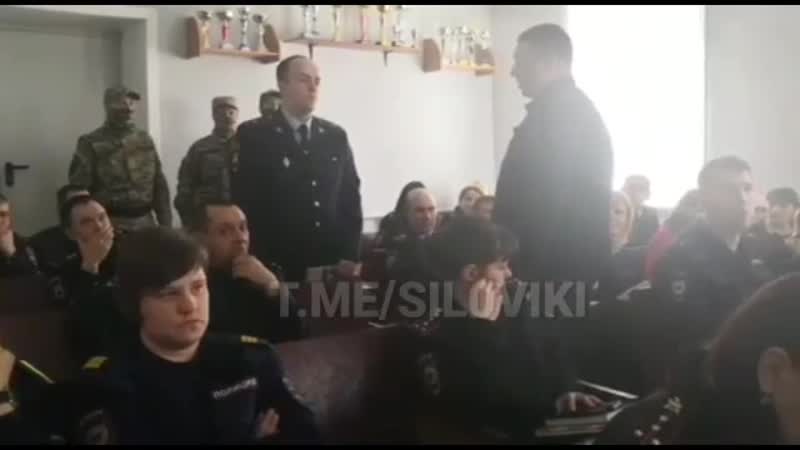 В хабаровском крае начальника гибдд задержали прямо на занятиях о коррупции (видео задержания)