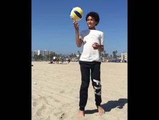 @mstinalawson my little athlete julez on the beach❤️