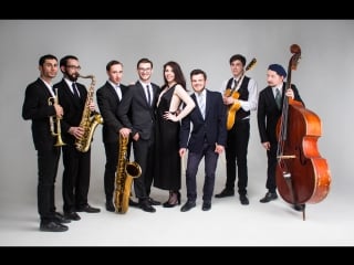 Chechёtki people honeysuckle rose