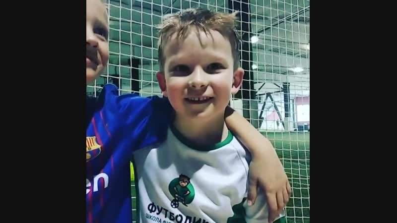 Воробьев гриша и белицкий савелий (футболика)