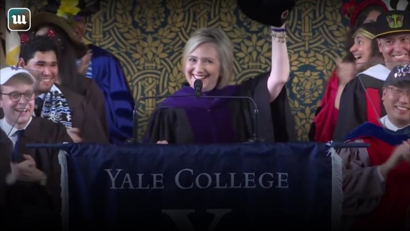 Хиллари клинтон принесла в йельский университет шапку ушанку