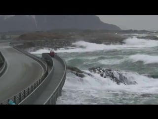 Dangerous norways atlantic ocean road