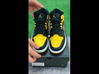 Кроссои air jordan 1 retro high og «yellow toe» в кроссовочке