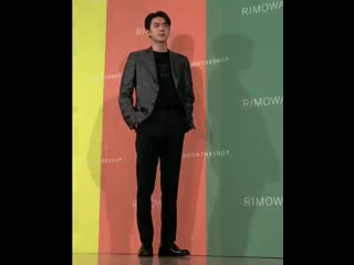 190705 sehun на rimowa pop up store