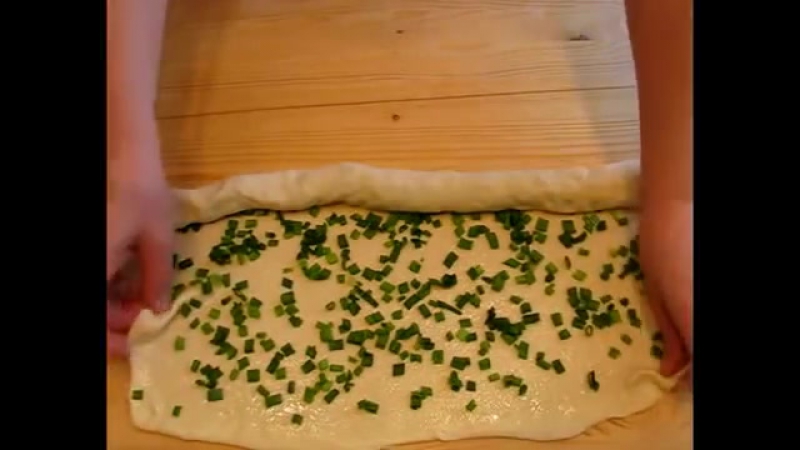 Китайские слоеные лепешки с зеленым луком