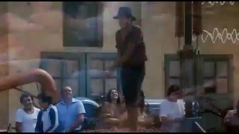 Челентано давит виноград!!!