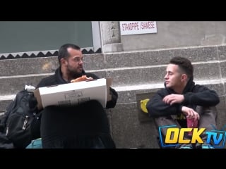 Asking strangers for food vs asking the homeless for food! (социальный эксперемент)