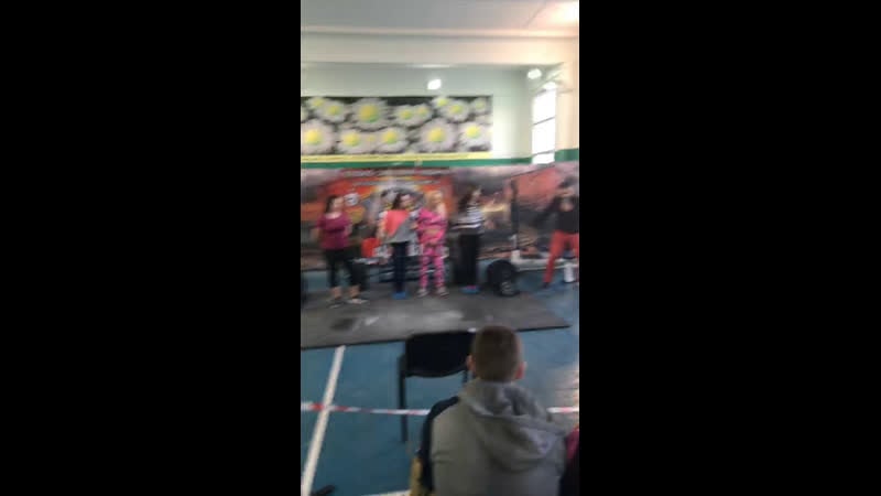 Соревнования по шлепкам по попе на «битве варягов»