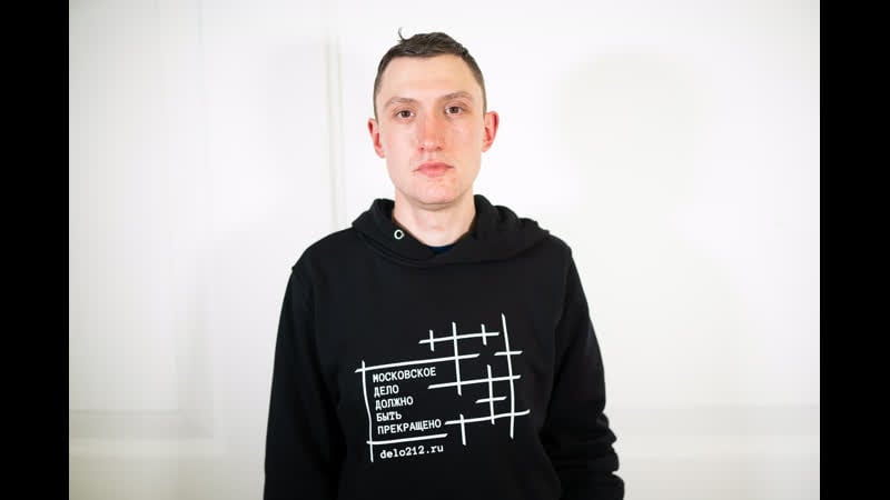 «садишься на корточки, и тебя пристегивают к тросу» константин котов о колонии, где сидит навальный